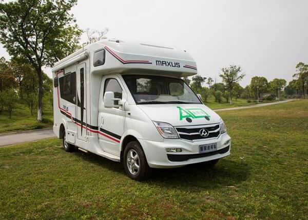 成都租中天季風房車多少錢一天?成都中天季風房車租賃公司哪家好?