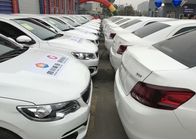 成都租商務車選成都國信租車公司