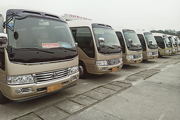 成都市租大巴車價格多少錢-大巴車包車需要多少錢