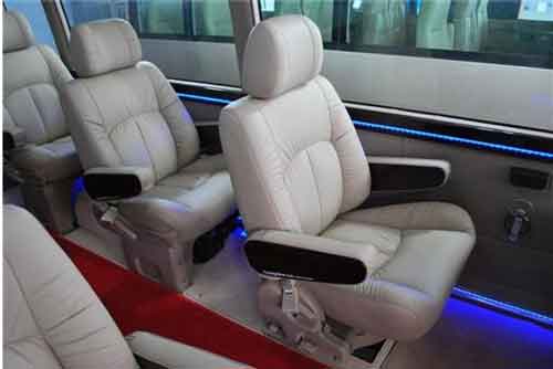 成都11座豪華商務車租車一天多少錢？
