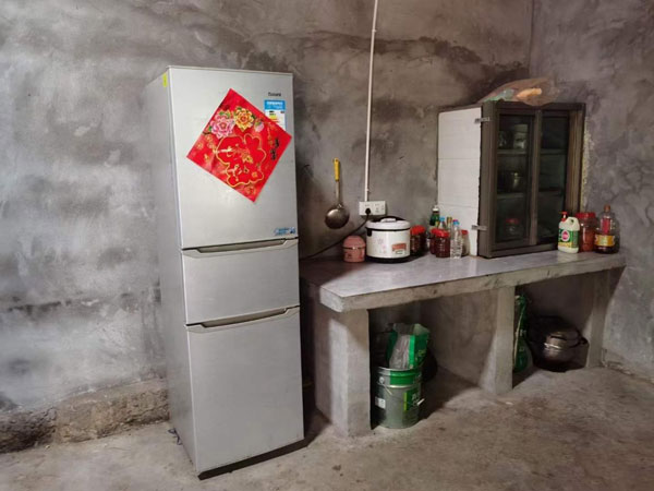 圖：為何萱同學家添置的家具、家電及修繕的房屋(修繕后)